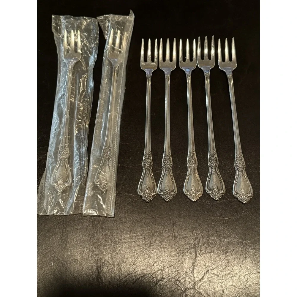 Oneida‎ Kennett Square Distinction Deluxe HH Stainless Cocktail Forks Set Of 7